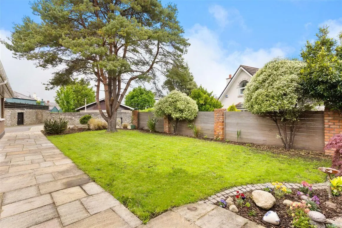 Existing private garden and mature planting